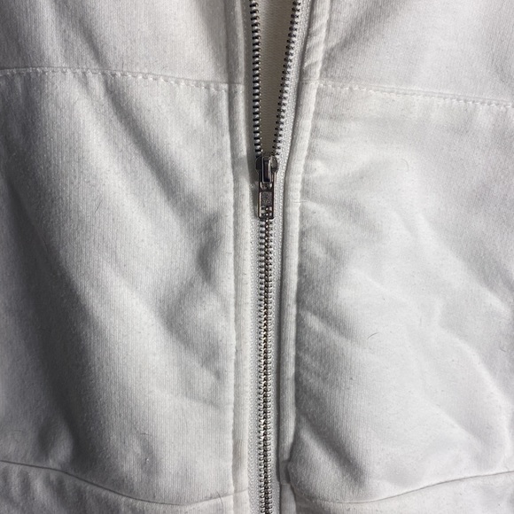 Fits smaller than usual - Picture 3 of 3